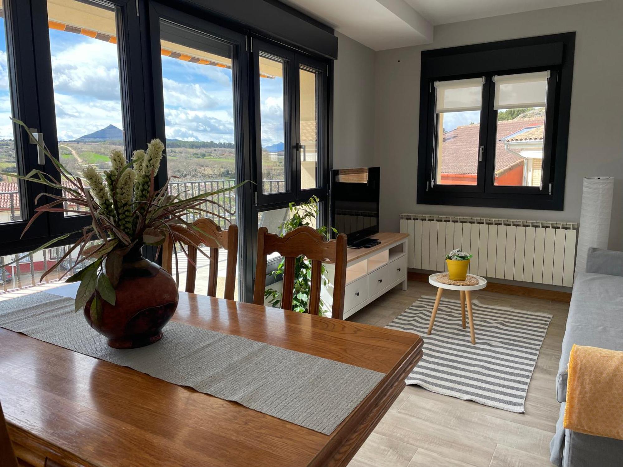 Apartamentos Montejurra Айеги Экстерьер фото